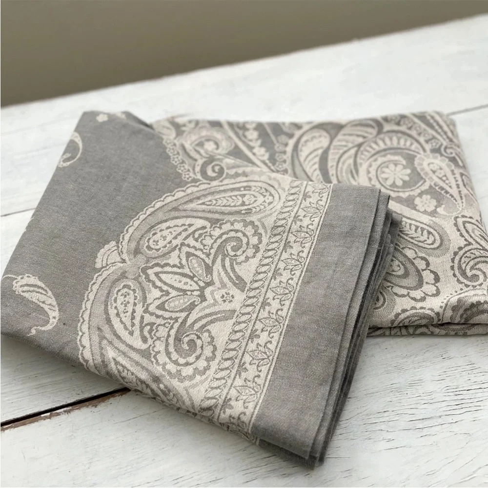 Williams Sonoma Paisley Floral Jacquard Linen/Cotton Gray Tan Tablecloth 70x 90